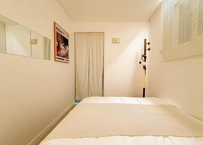 別荘 5 Min To Station, Direct Bus Access, 3br, 4beds, 2beths, Entire 1st Floor House With Private Yard, Free Luggage Storage