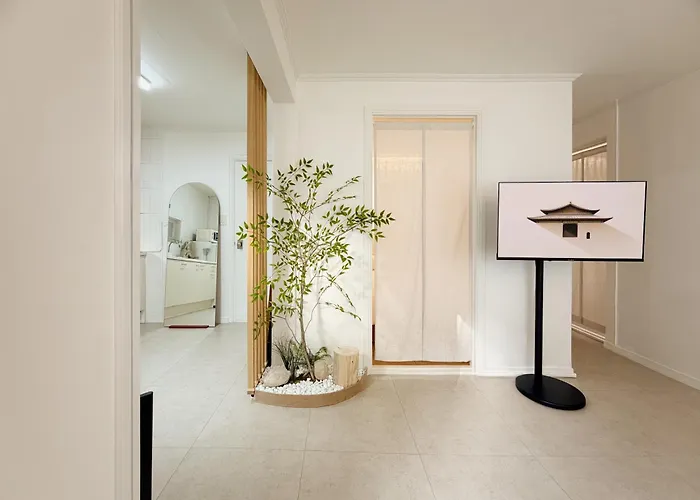 5 Min To Station, Direct Bus Access, 3br, 4beds, 2beths, Entire 1st Floor House With Private Yard, Free Luggage Storage 別荘 ソウル特別市