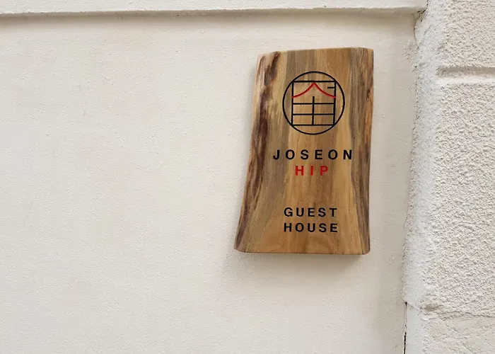 別荘 5 Min To Station, Direct Bus Access, 3br, 4beds, 2beths, Entire 1st Floor House With Private Yard, Free Luggage Storage