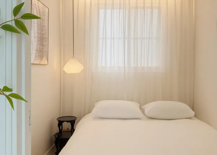 別荘 5 Min To Station, Direct Bus Access, 3br, 4beds, 2beths, Entire 1st Floor House With Private Yard, Free Luggage Storage *